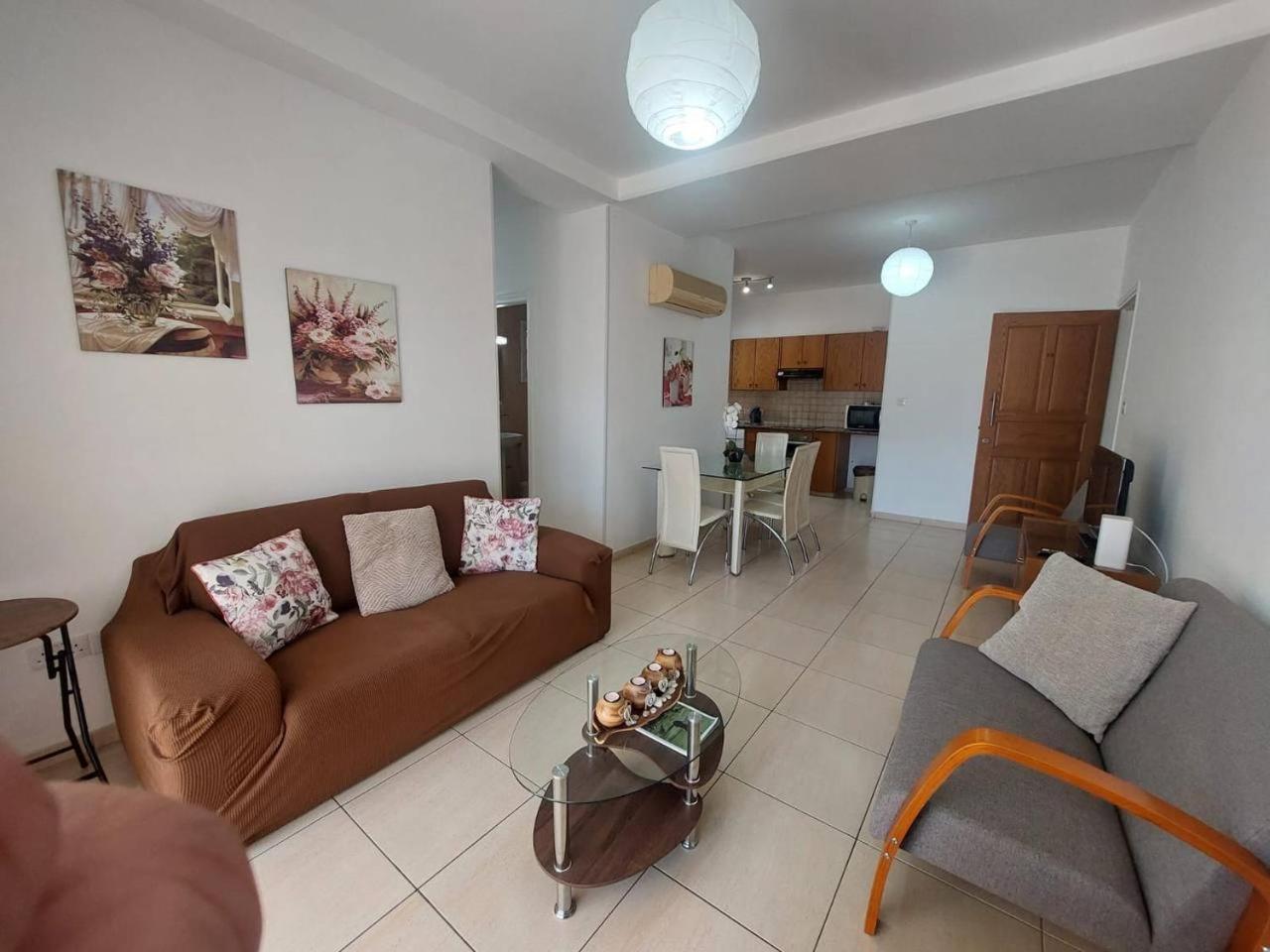 Sunny 2 Bedroom Larnaca Center المظهر الخارجي الصورة